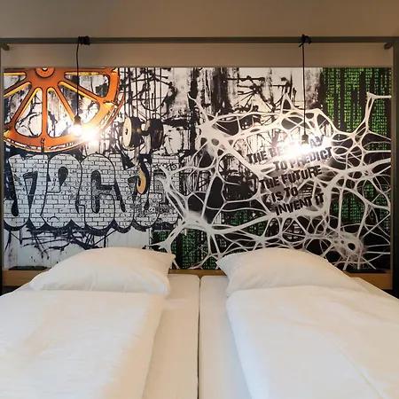 Seminaris Aparthotel 4*