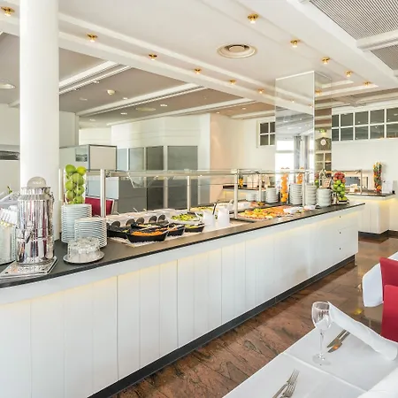 希米纳瑞斯拜德巴洛酒店 4*